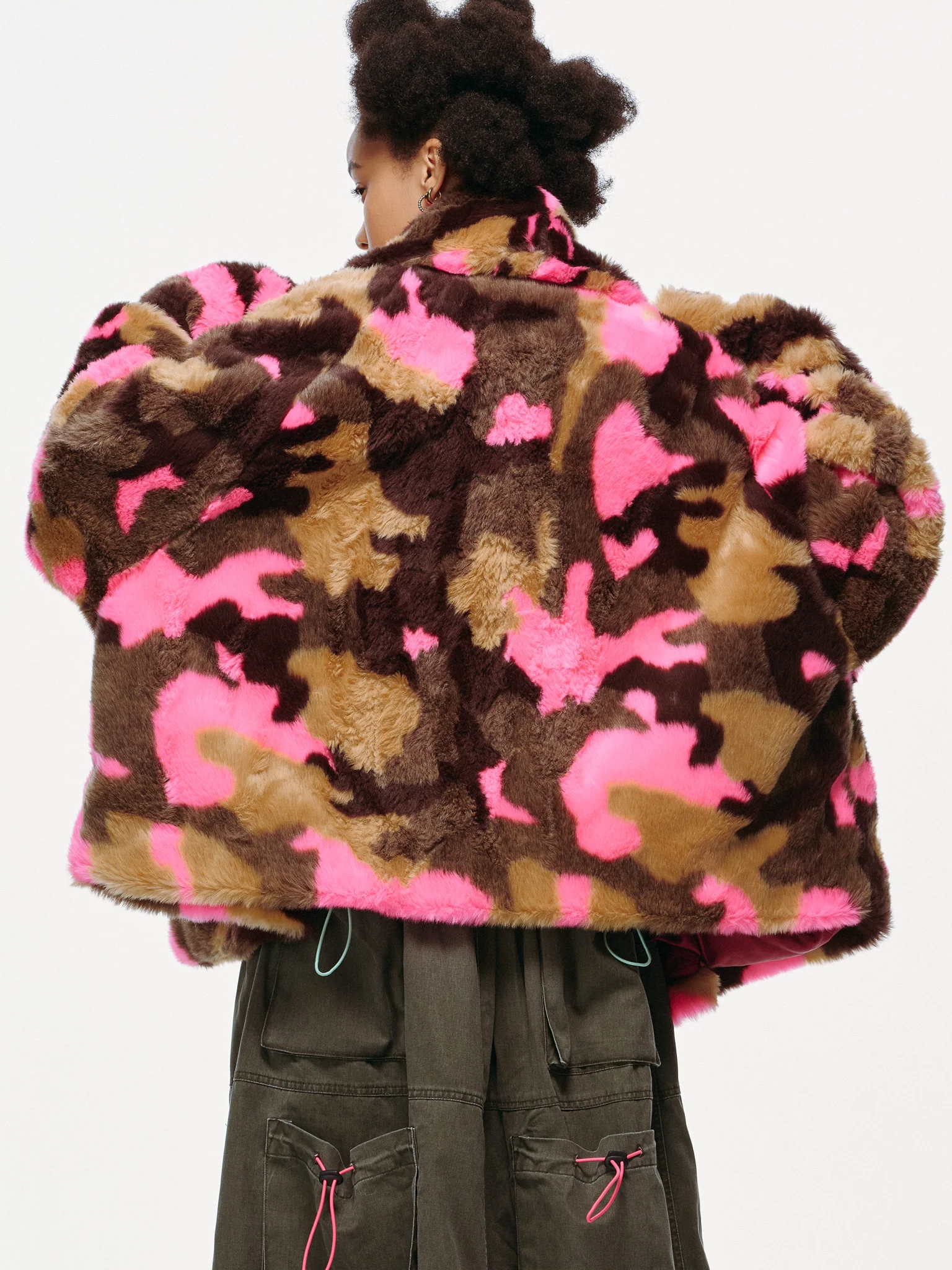 Plush Pop Cropped Faux Fur – Pink Over Camo - Image 11