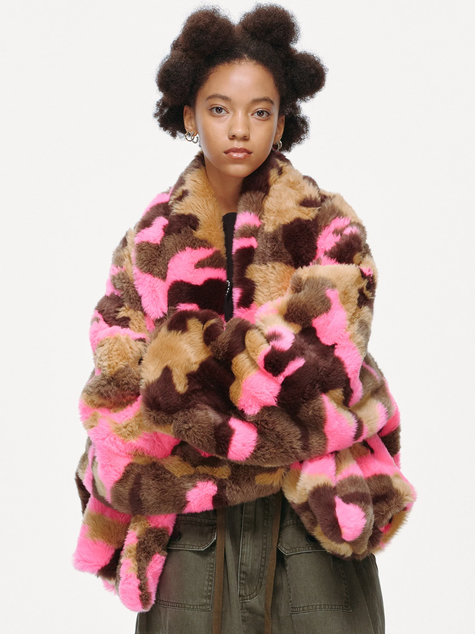 Plush Pop Cropped Faux Fur – Pink Over Camo - Image 7