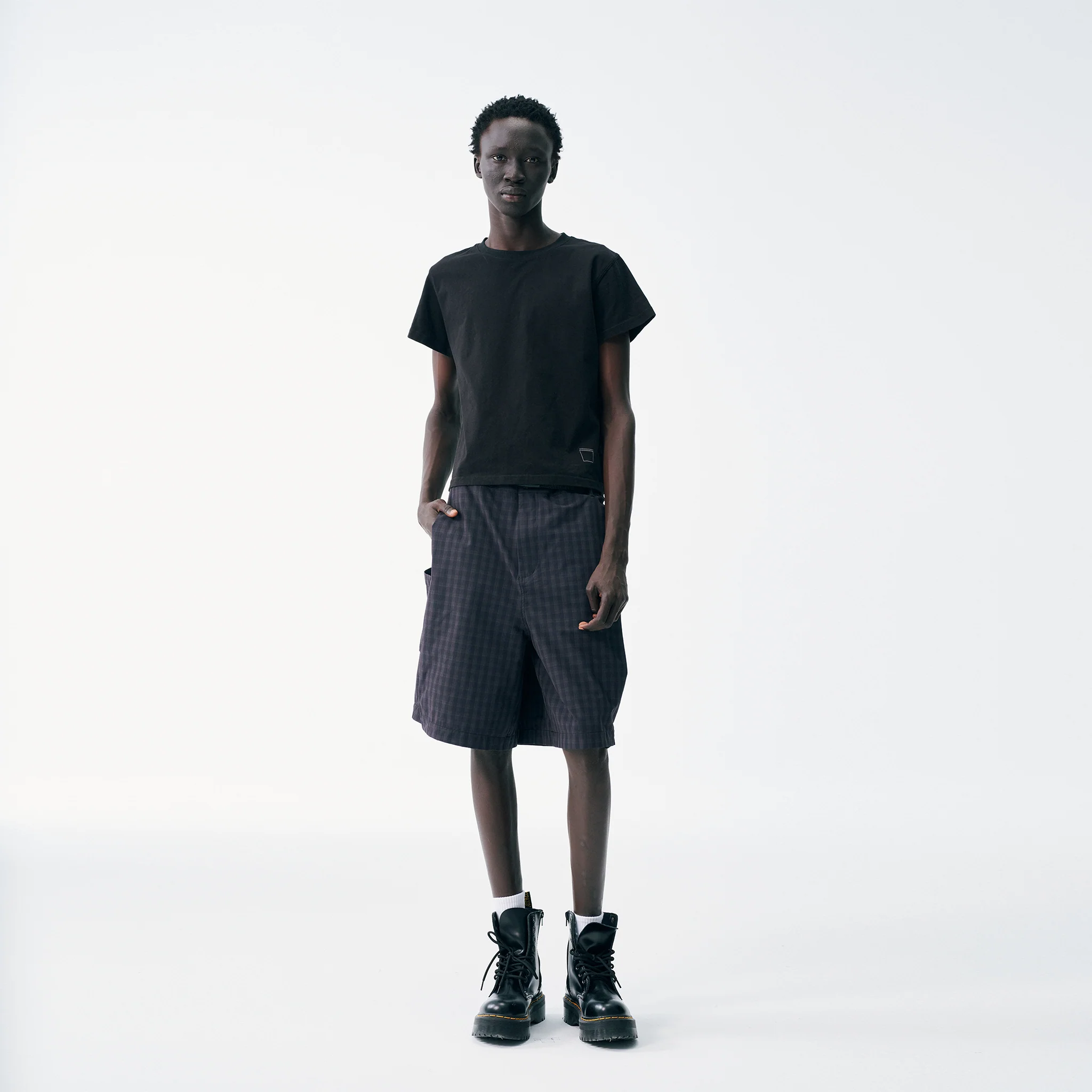 Check Pattern Cargo Shorts – Black Grid, Relaxed Fit, Pleated - Image 5