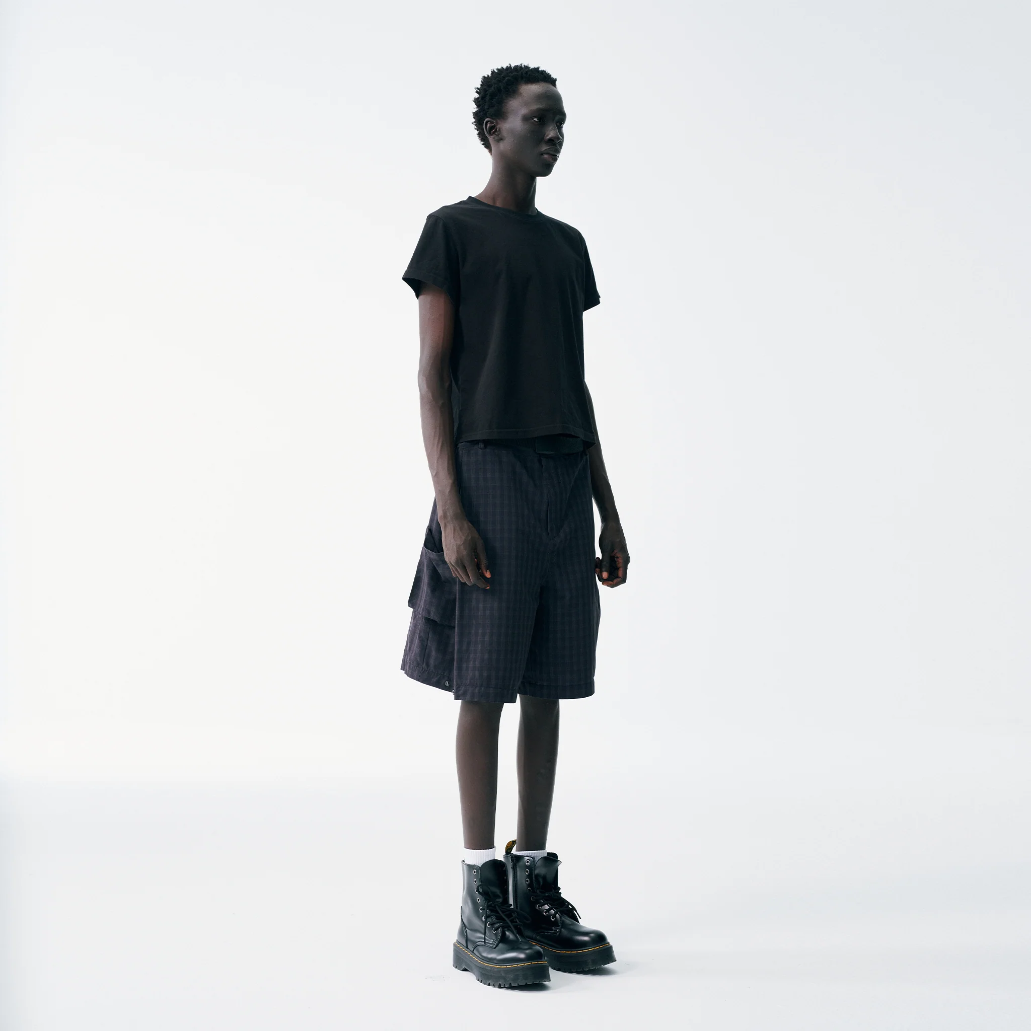 Check Pattern Cargo Shorts – Black Grid, Relaxed Fit, Pleated - Image 7