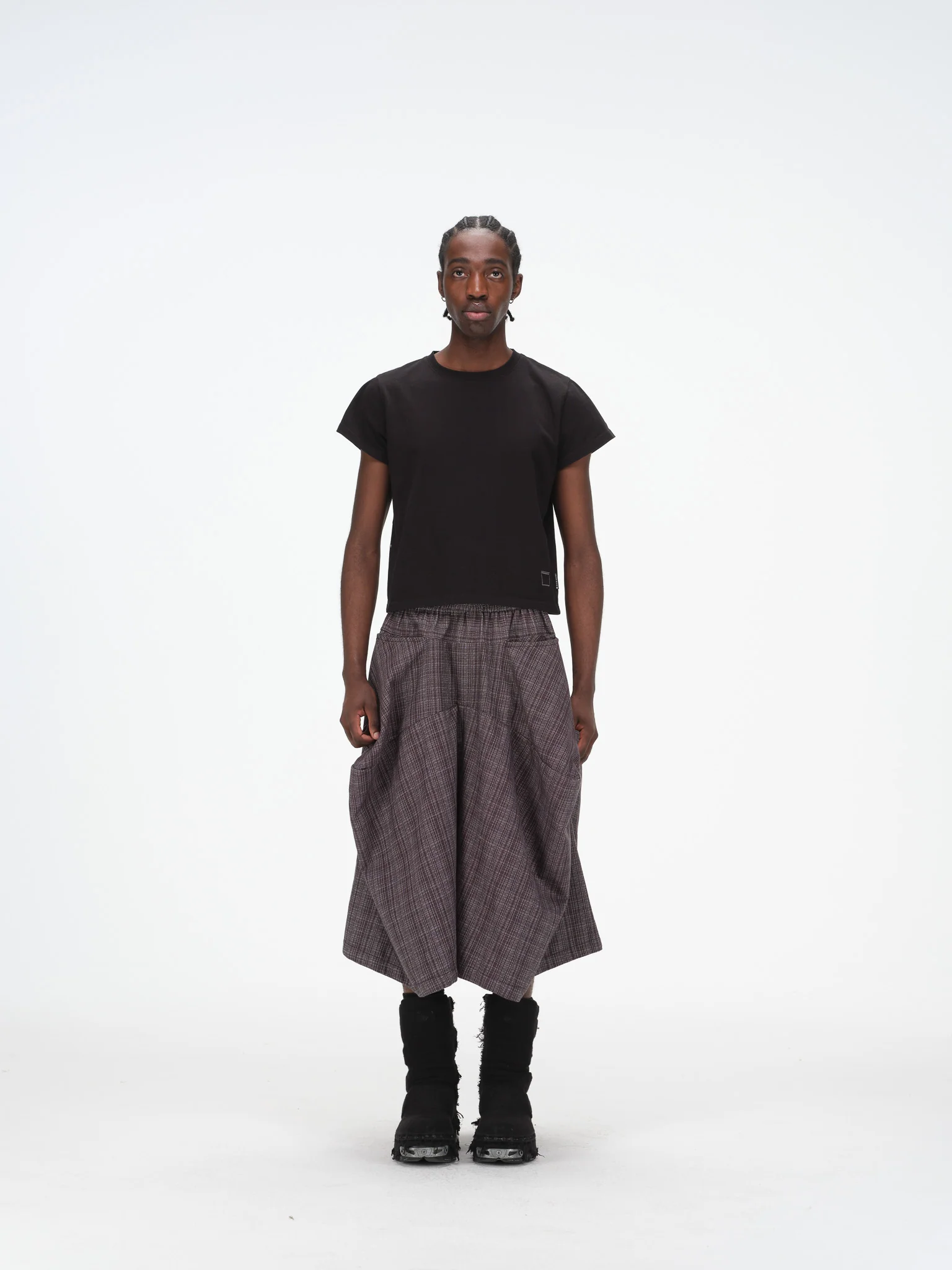 Gridline Structured Mid-Calf Shorts – Pleated Angular Drape, Dark Grey Plaid - Image 4